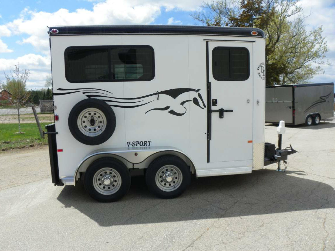 SEVERAL TYPES OF HORSE TRAILER 